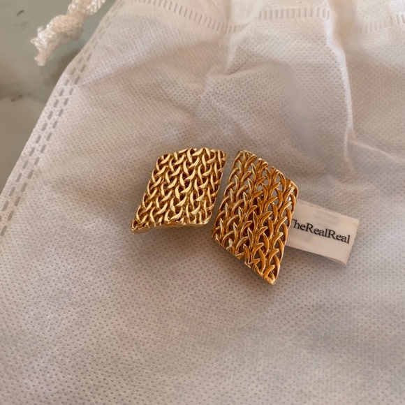 Givenchy mesh clip on earrings - Picture 5 of 9